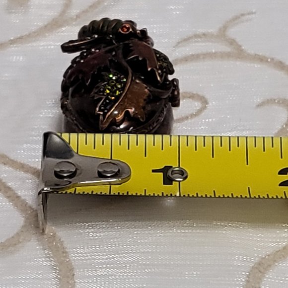 Jay Strongwater Oval Trinket Box Bee with Leaves - Picture 10 of 11